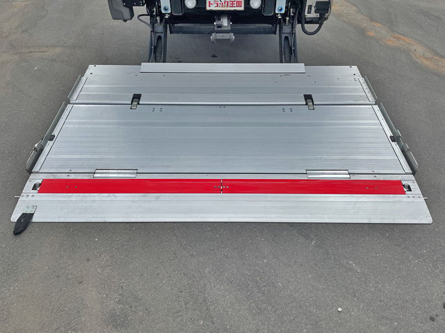 いすゞフォワード冷凍車（冷蔵車）中型（4t）[写真18]