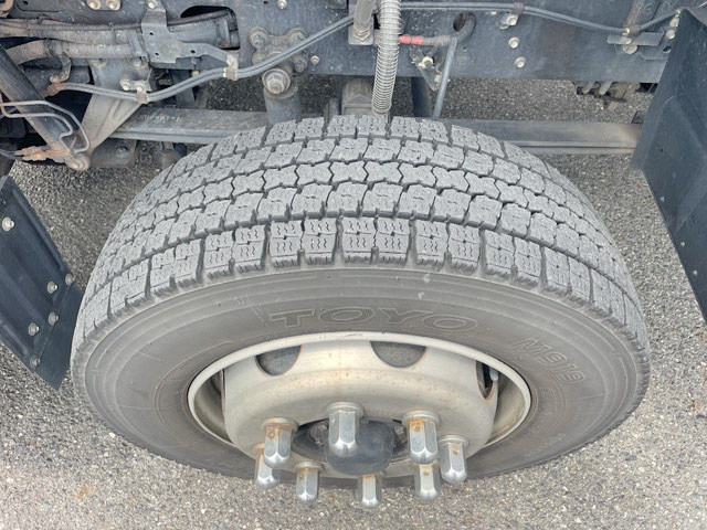 いすゞギガアルミウイング大型（10t）[写真15]