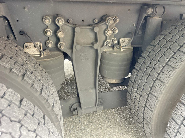 いすゞギガアルミウイング大型（10t）[写真17]