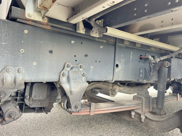 いすゞギガアルミウイング大型（10t）[写真19]