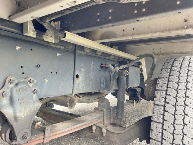 いすゞギガアルミウイング大型（10t）[写真20]