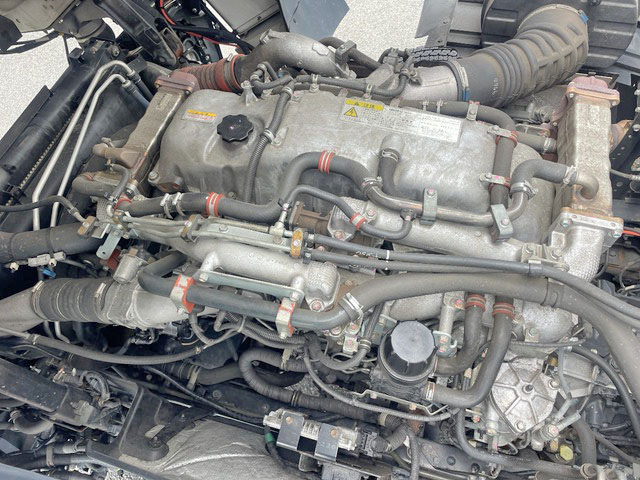 いすゞギガアルミウイング大型（10t）[写真25]