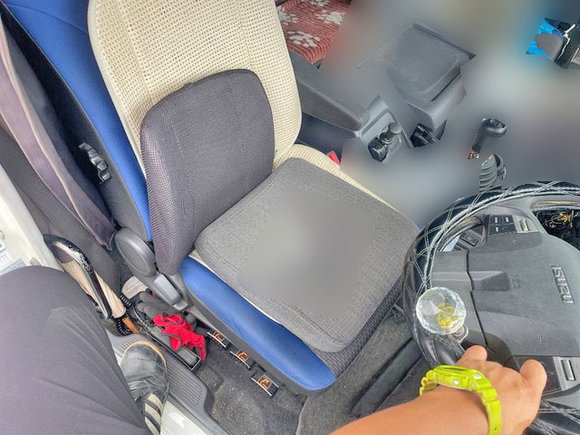 いすゞギガアルミウイング大型（10t）[写真28]