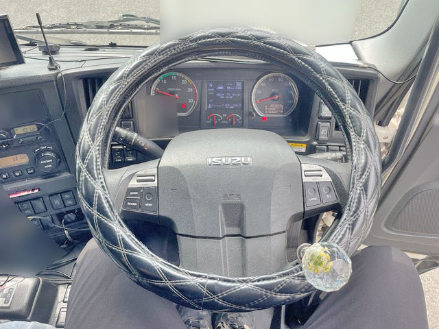 いすゞギガアルミウイング大型（10t）[写真33]