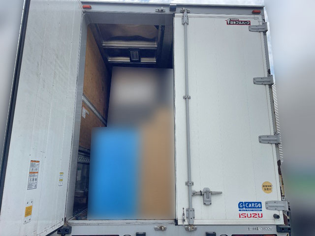 いすゞギガアルミウイング大型（10t）[写真07]