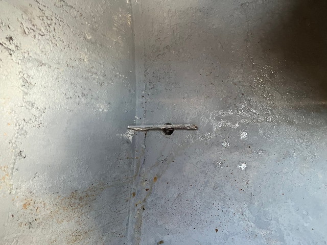 UDトラックスコンドル散水車中型（4t）[写真10]