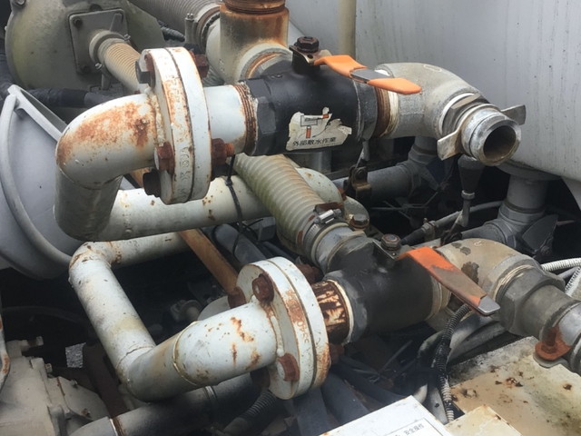 UDトラックスコンドル散水車中型（4t）[写真14]