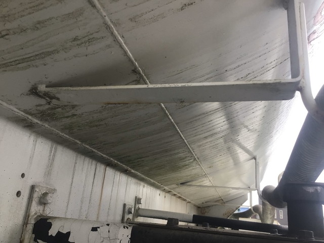 UDトラックスコンドル散水車中型（4t）[写真16]