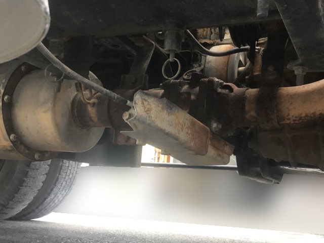 UDトラックスコンドル散水車中型（4t）[写真19]