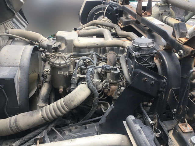 UDトラックスコンドル散水車中型（4t）[写真22]