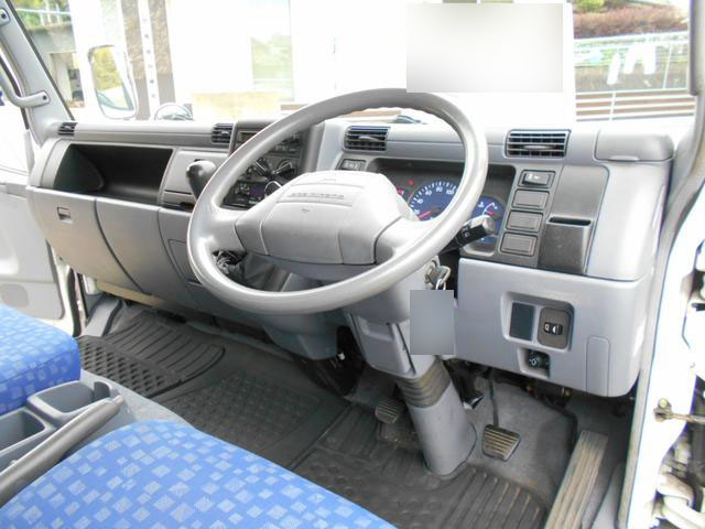 三菱ふそうキャンター冷凍車（冷蔵車）小型（2t・3t）[写真27]