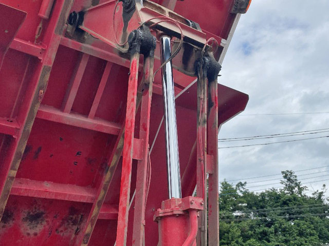 いすゞギガダンプ大型（10t）[写真21]