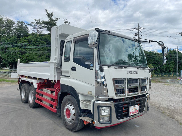 いすゞギガダンプ大型（10t）[写真03]