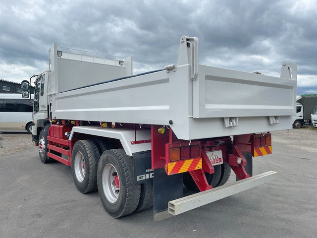 いすゞギガダンプ大型（10t）[写真04]