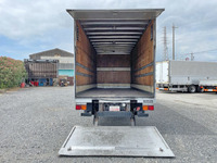 いすゞフォワードアルミバン中型（4t）[写真10]