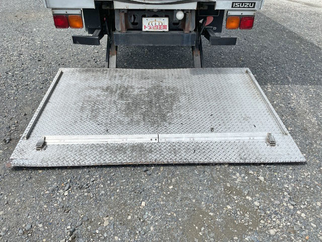 いすゞフォワードアルミバン中型（4t）[写真17]