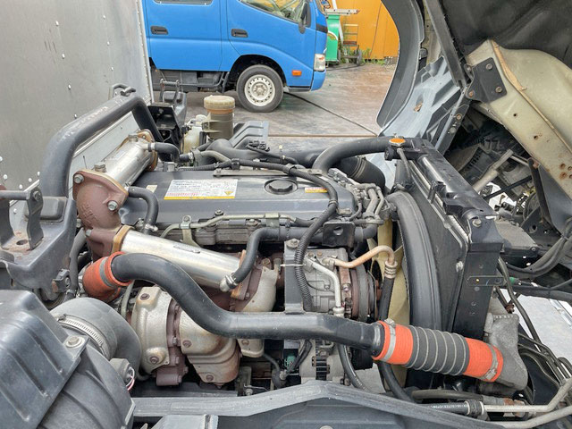 いすゞフォワードアルミバン中型（4t）[写真26]