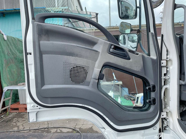 いすゞフォワードアルミバン中型（4t）[写真28]