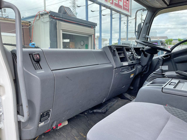 いすゞフォワードアルミバン中型（4t）[写真30]