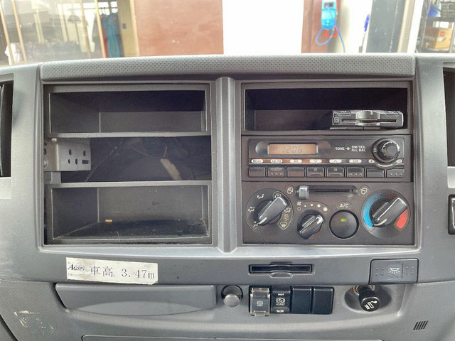 いすゞフォワードアルミバン中型（4t）[写真37]