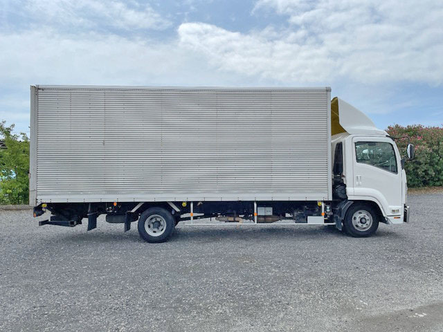 いすゞフォワードアルミバン中型（4t）[写真05]