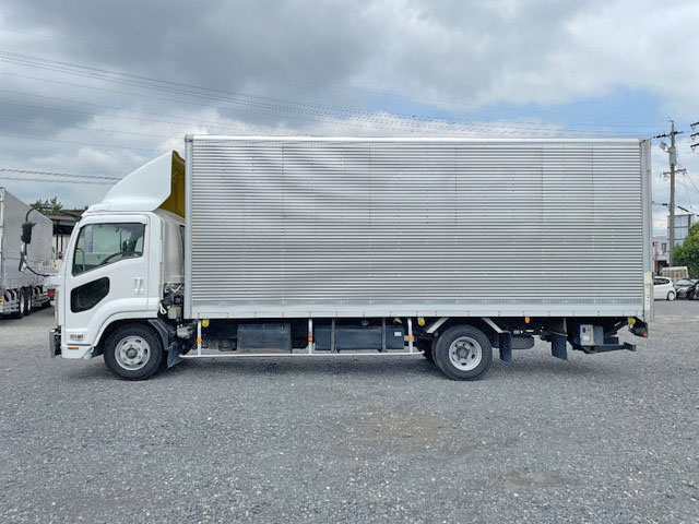 いすゞフォワードアルミバン中型（4t）[写真06]