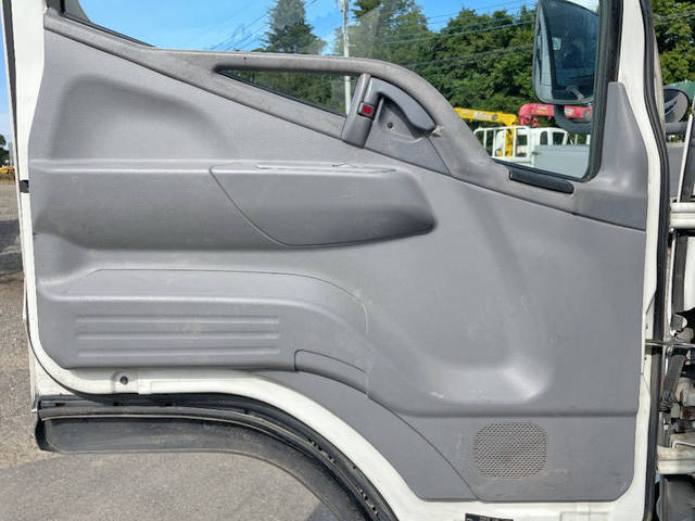 三菱ふそうキャンター散水車小型（2t・3t）[写真31]