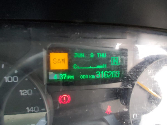 三菱ふそうキャンターアルミバン小型（2t・3t）[写真17]