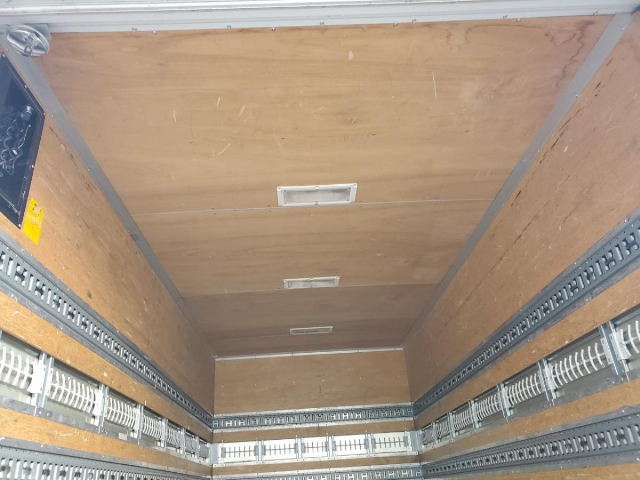 三菱ふそうキャンターアルミバン小型（2t・3t）[写真25]