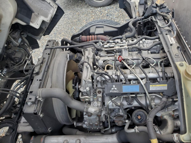 三菱ふそうキャンターアルミバン小型（2t・3t）[写真34]