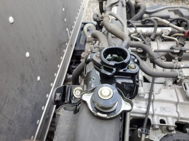 三菱ふそうキャンターアルミバン小型（2t・3t）[写真36]