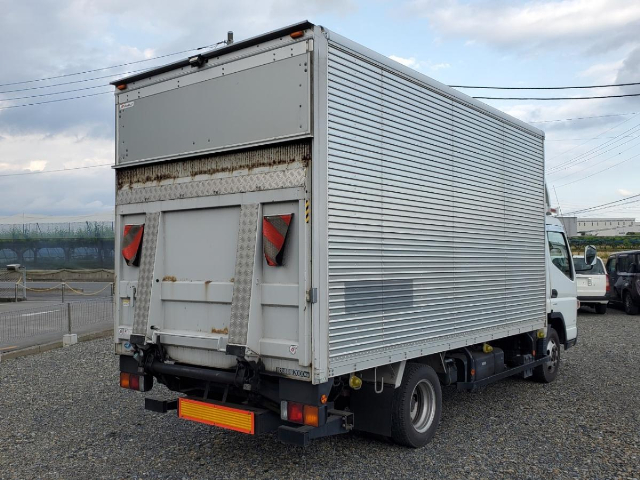 三菱ふそうキャンターアルミバン小型（2t・3t）[写真05]