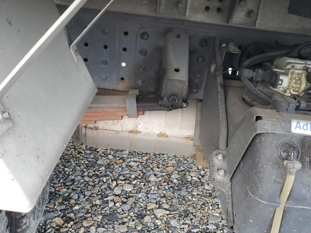 三菱ふそうキャンターアルミバン小型（2t・3t）[写真08]