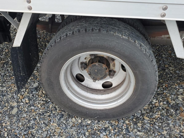 三菱ふそうキャンターアルミバン小型（2t・3t）[写真09]