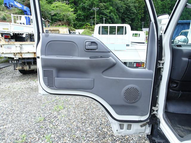 いすゞエルフクレーン3段小型（2t・3t）[写真34]