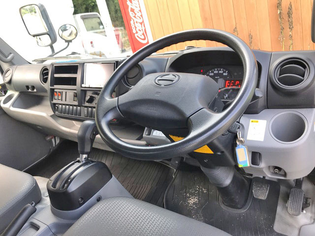 日野デュトロアルミウイング小型（2t・3t）[写真36]