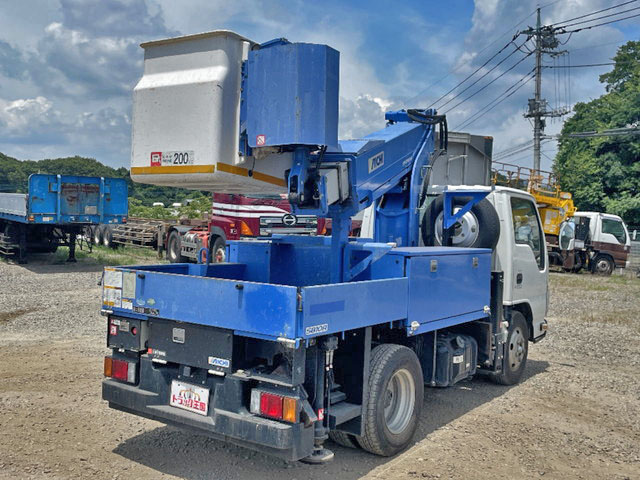 いすゞエルフ高所作業車小型（2t・3t）[写真02]
