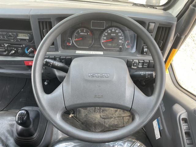 いすゞエルフ高所作業車小型（2t・3t）[写真32]