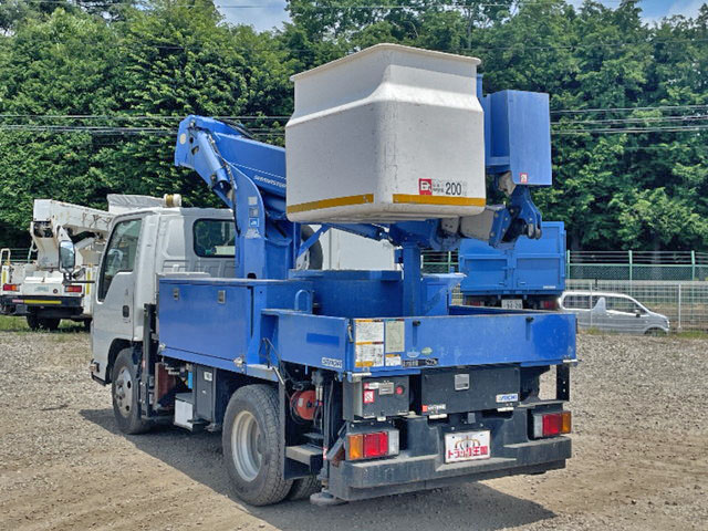 いすゞエルフ高所作業車小型（2t・3t）[写真04]