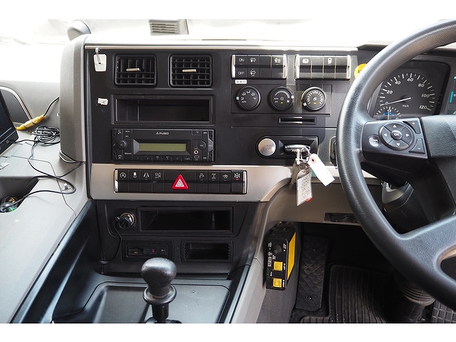 三菱ふそうスーパーグレートダンプ大型（10t）[写真37]