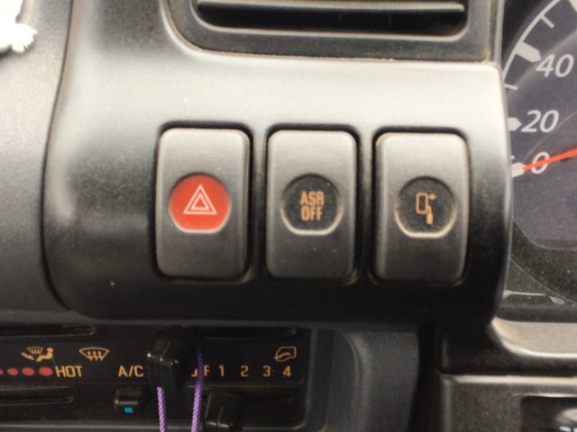 いすゞエルフダンプ小型（2t・3t）[写真26]