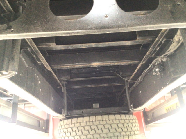 三菱ふそうスーパーグレートセルフクレーン4段大型（10t）[写真10]