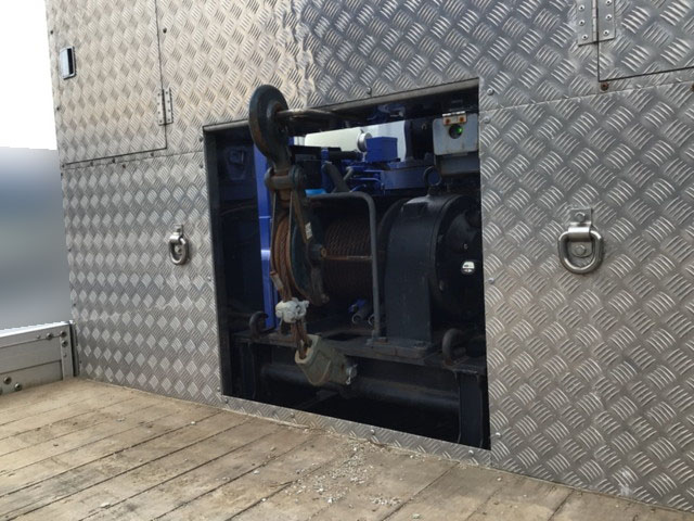 三菱ふそうスーパーグレートセルフクレーン4段大型（10t）[写真08]