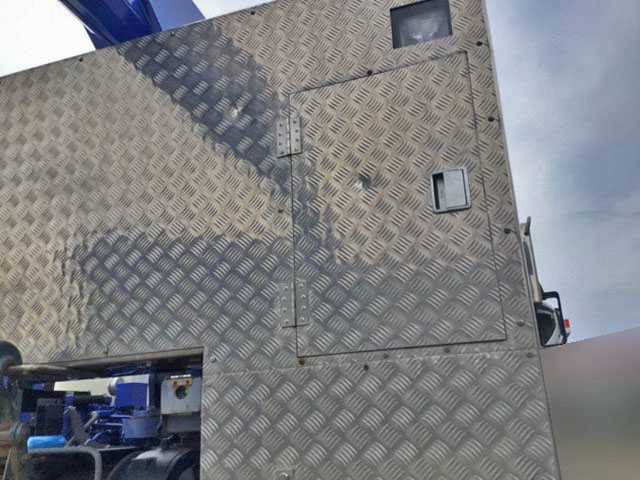 三菱ふそうスーパーグレートセルフクレーン4段大型（10t）[写真09]