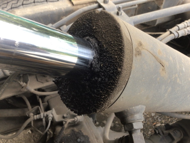 日野デュトロパッカー車（塵芥車）小型（2t・3t）[写真13]