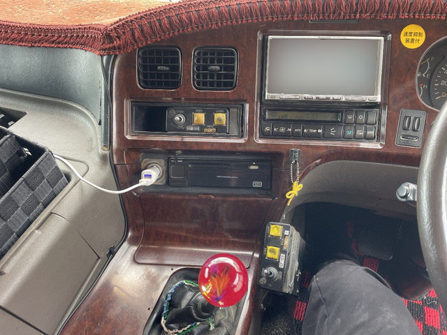 三菱ふそうスーパーグレートダンプ大型（10t）[写真36]