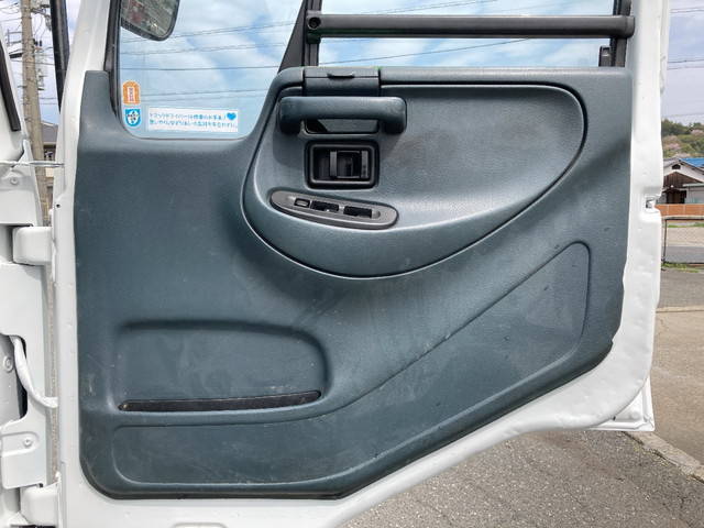 UDトラックスコンドルアルミブロック中型（4t）[写真25]