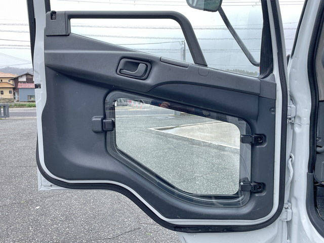 三菱ふそうファイターアルミウイング中型（4t）[写真30]