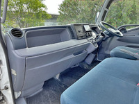 三菱ふそうキャンターアルミバン小型（2t・3t）[写真28]