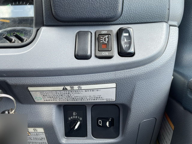 三菱ふそうキャンターアルミバン小型（2t・3t）[写真37]